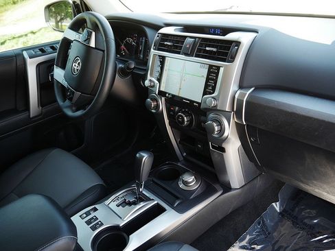 Used 2020 Toyota 4Runner SR5 Premium w/ Moonroof Package AWD/4WD image 60