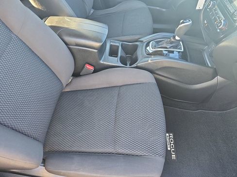 Used 2018 Nissan Rogue Sport S FWD image 10