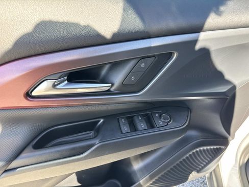 Used 2024 Chevrolet Equinox EV RS image 18