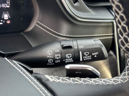 Used 2023 Jeep Grand Cherokee L Overland w/ Luxury Tech Group IV image 19