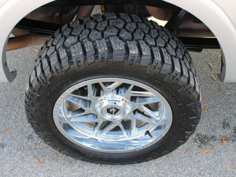 Used 2013 Ford F150 Platinum AWD/4WD image 16