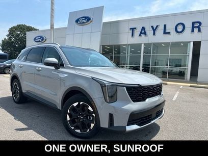 Used 2025 Kia Sorento S w/ Panoramic Sunroof Package