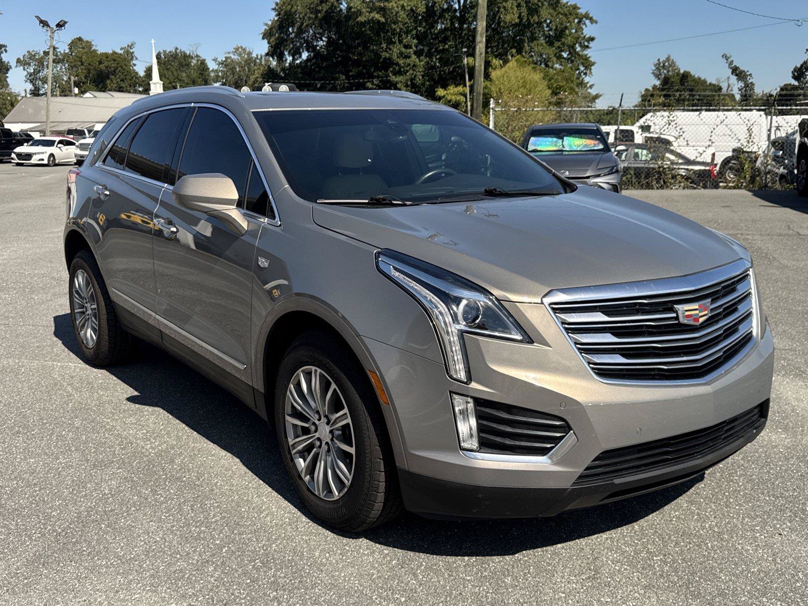 Used 2017 Cadillac XT5 Luxury w/ Driver Awareness Package FWD image 2
