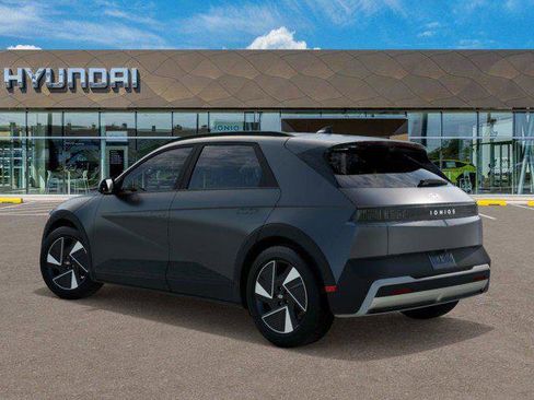 New 2025 Hyundai Ioniq 5 SEL image 5
