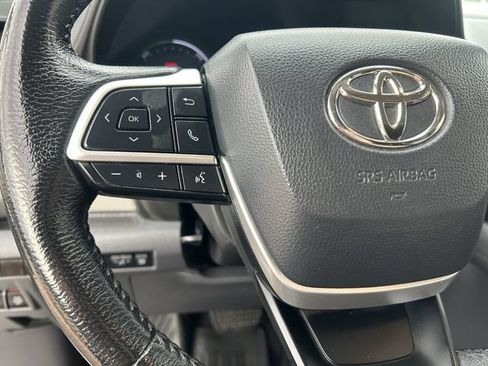 Used 2021 Toyota Sienna XLE FWD image 26