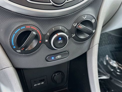 Used 2013 Hyundai Accent GLS FWD image 14