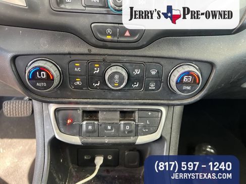 Used 2023 GMC Terrain SLE w/ Driver Convenience Package FWD image 10