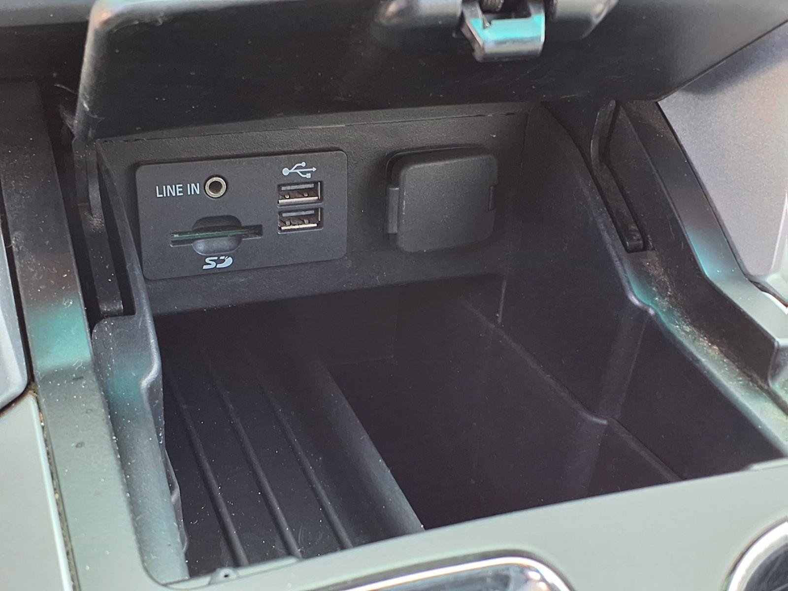Used 2014 Ford Explorer XLT w/ Equipment Group 202A FWD image 18