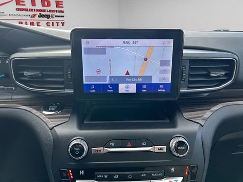 Used 2020 Ford Explorer Limited image 19