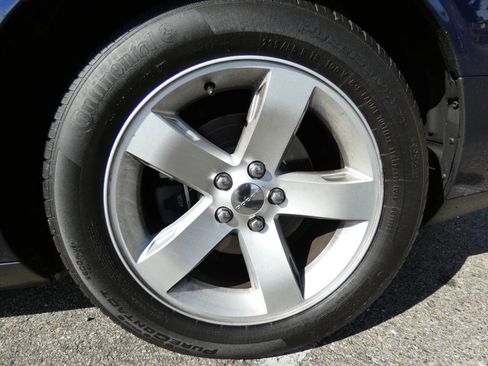 Used 2014 Dodge Challenger R/T image 18