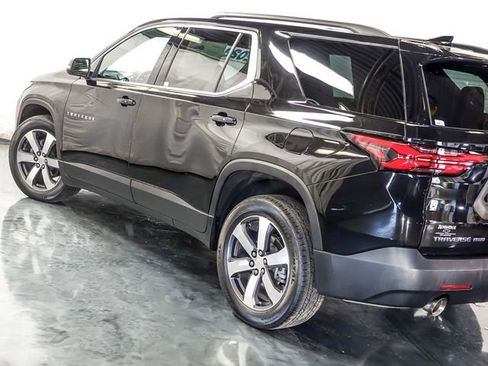 Used 2023 Chevrolet Traverse LT w/ LT Premium Package AWD/4WD image 10
