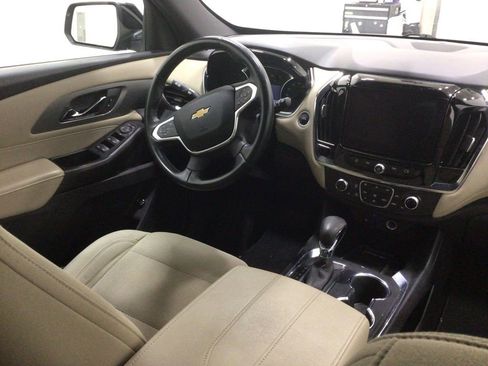 Used 2023 Chevrolet Traverse LT image 13