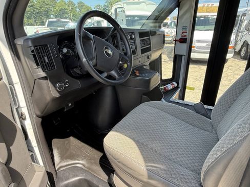 Used 2009 Chevrolet Express 3500 w/ School Bus Package RWD image 5