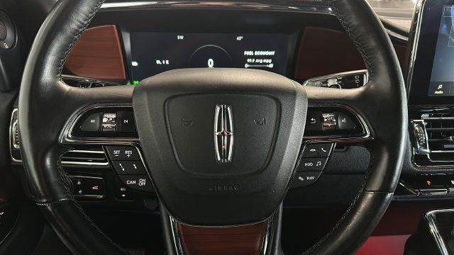 Used 2020 Lincoln Navigator L Reserve w/ Luxury Package AWD/4WD image 16