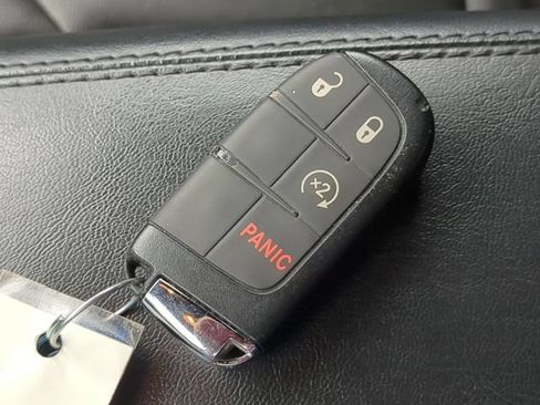Used 2025 Jeep Compass Limited AWD/4WD image 31