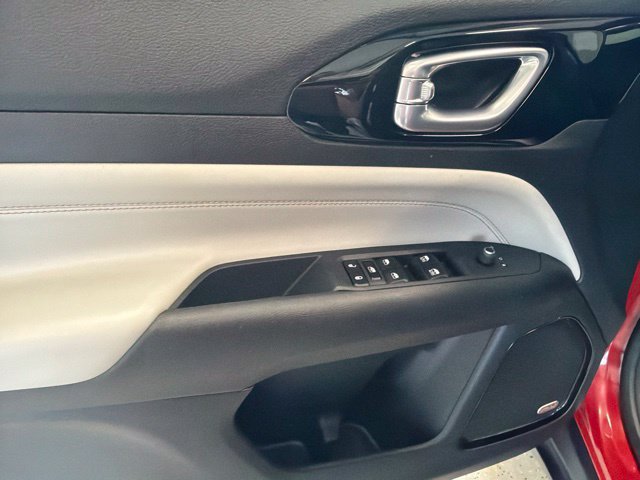 Used 2023 Jeep Compass Limited w/ Sun and Sound Group AWD/4WD image 30