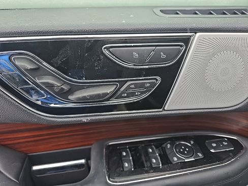 Used 2024 Lincoln Navigator Reserve w/ Equipment Group 201A image 10