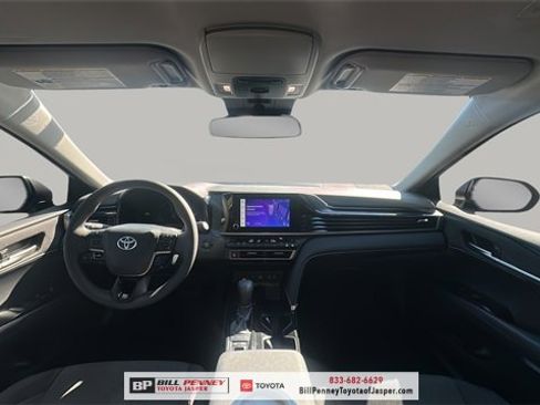 Used 2025 Toyota Camry LE image 10