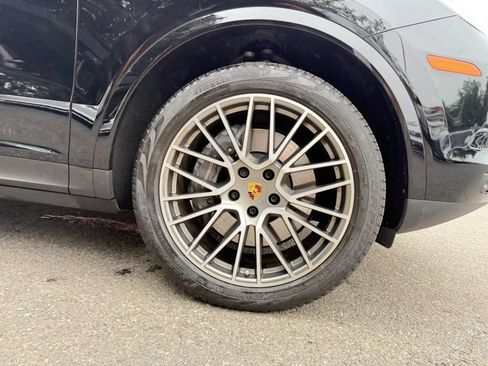 Used 2023 Porsche Cayenne Platinum Edition AWD/4WD image 36