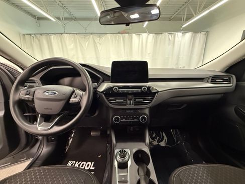 Used 2025 Ford Escape Active AWD/4WD image 17