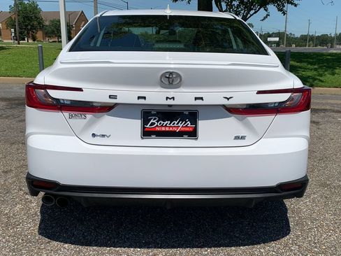 Used 2026 Toyota Camry SE FWD image 6