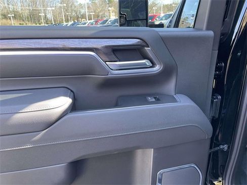 Used 2026 Chevrolet Silverado 2500 LTZ w/ LTZ Plus Package image 26