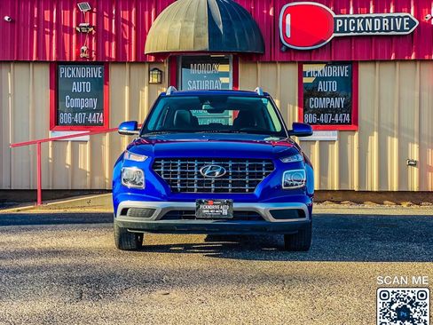 Used 2022 Hyundai Venue SEL image 3
