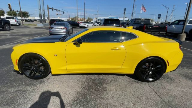 Used 2017 Chevrolet Camaro LT RWD image 7