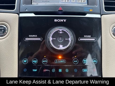 Used 2018 Ford Taurus Limited w/ Driver Assist Package image 19