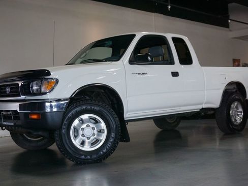 Used 1997 Toyota Tacoma 4x4 Xtracab V6 image 1