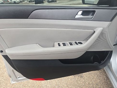 Used 2015 Hyundai Sonata SE w/ Option Group 09 image 12