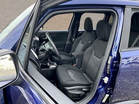 Used 2021 Jeep Renegade Latitude w/ Sun & Sound Group image 21