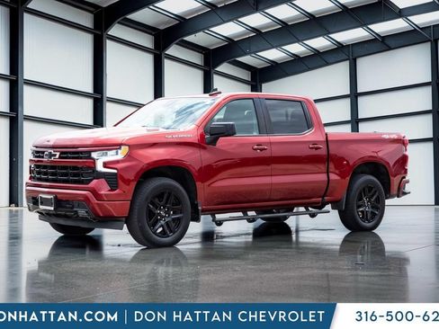 Used 2022 Chevrolet Silverado 1500 RST w/ Convenience Package II AWD/4WD image 2
