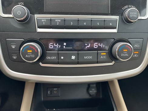 Used 2016 Nissan Altima 2.5 SV FWD image 26