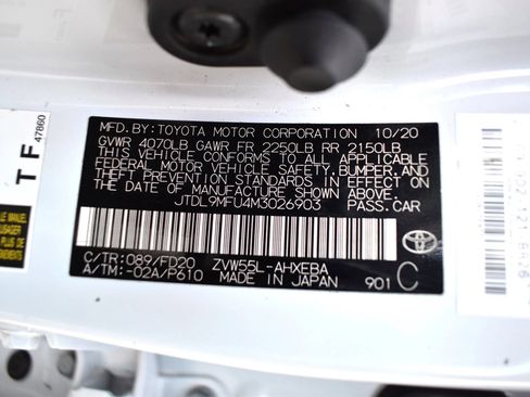 Used 2021 Toyota Prius LE AWD/4WD image 32