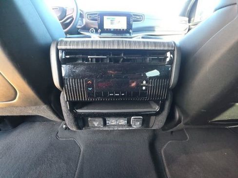 Used 2024 Jeep Wagoneer L Series II image 26