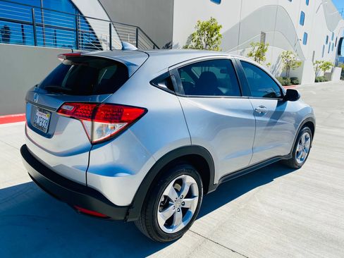 Used 2019 Honda HR-V LX image 12