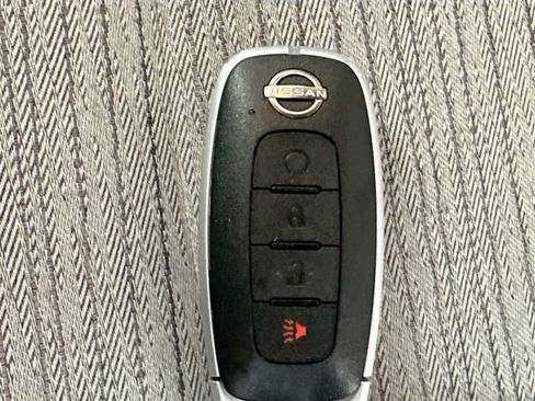 Used 2023 Nissan Rogue SV image 16