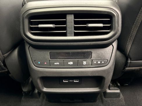 Used 2023 Honda Pilot Touring image 22