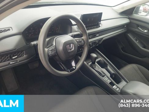 Used 2025 Honda Accord SE image 5