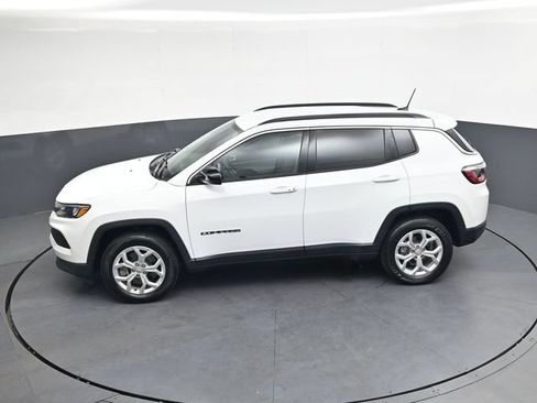 Used 2024 Jeep Compass Latitude AWD/4WD image 27