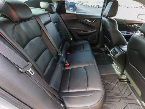 Used 2018 Chevrolet Malibu Hybrid w/ Leather Package FWD image 25
