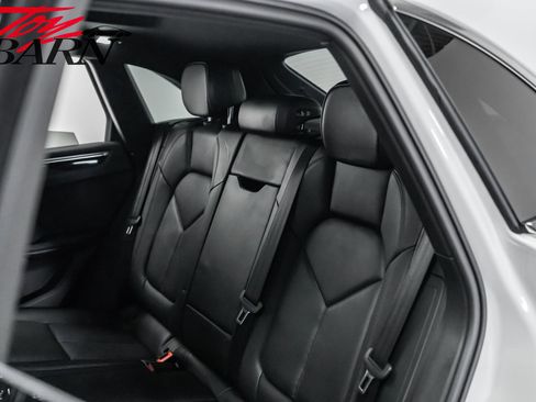 Used 2022 Porsche Macan S image 45