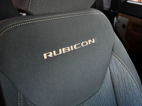 Used 2018 Jeep Wrangler Unlimited Rubicon w/ Connectivity Group AWD/4WD image 55