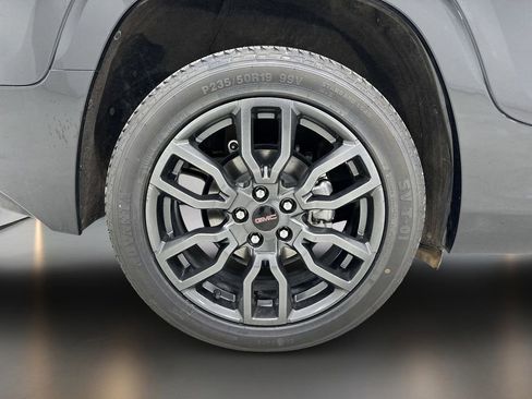 Used 2022 GMC Terrain Denali w/ Black Diamond Edition AWD/4WD image 9