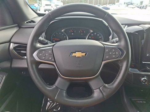 Used 2022 Chevrolet Traverse LT image 27