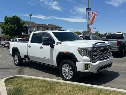 Used 2022 GMC Sierra 3500 Denali w/ Denali Ultimate Package AWD/4WD image 10