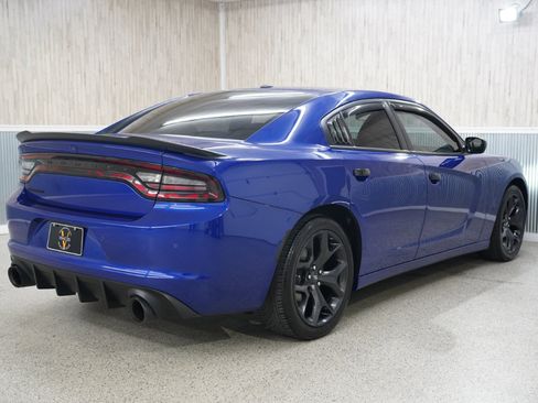 Used 2020 Dodge Charger SXT w/ Blacktop Package image 10
