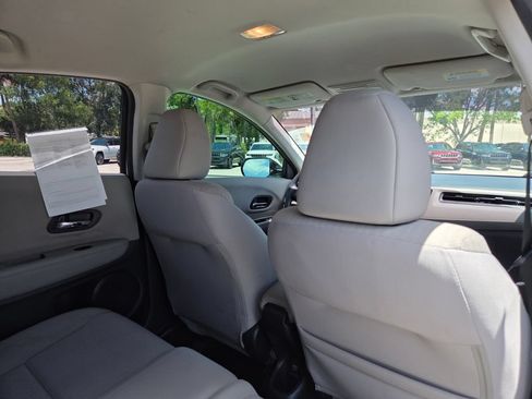 Used 2017 Honda HR-V LX image 17