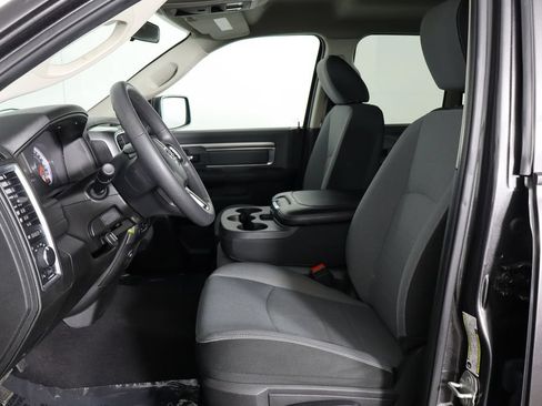 Used 2024 RAM 1500 Classic SLT AWD/4WD image 7